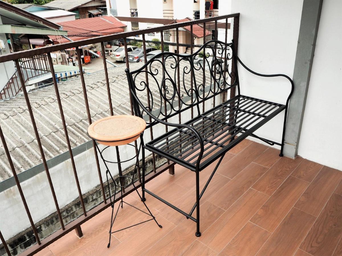 Bua House Poshtel Hotel Csiangmaj Kültér fotó